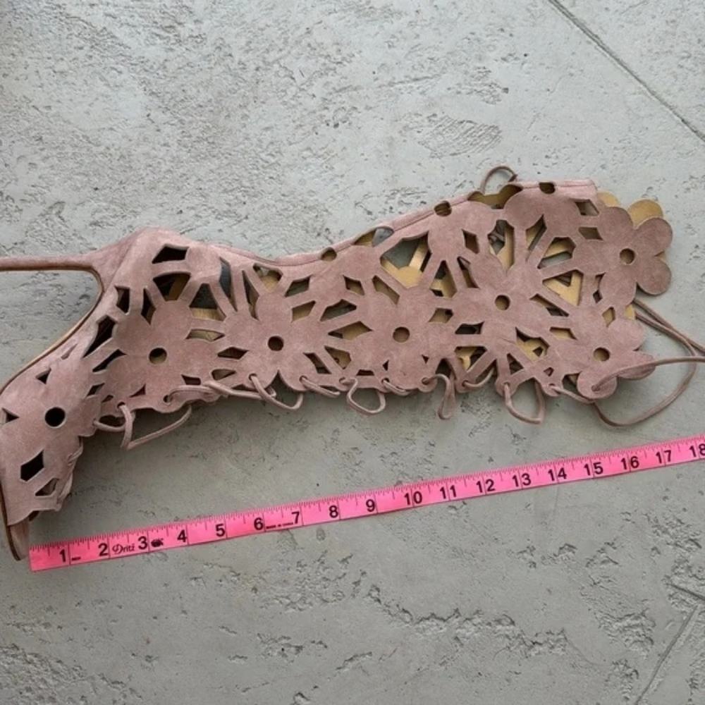 Manolo Blahnik RARE Laser-Cut Cutout Lace-Up Knee-High Heeled Boots- Tan 37 EUC - Picture 6 of 17